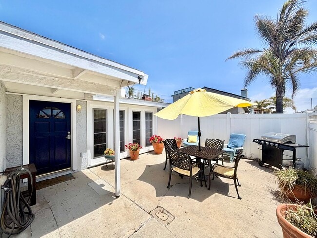 Building Photo - 207 Rossmore- MFR Unit 1