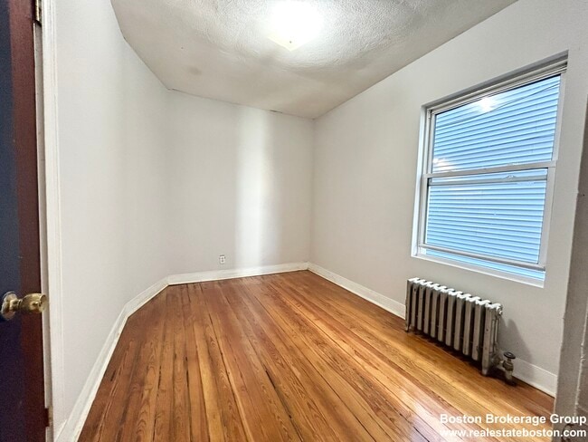 Photo - 18 Eastman St Unit 2