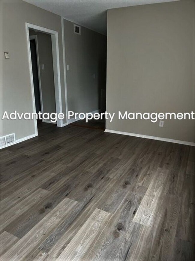 Newly Renovated Apartment in Berclair Me... Unit 11 Condo for Rent