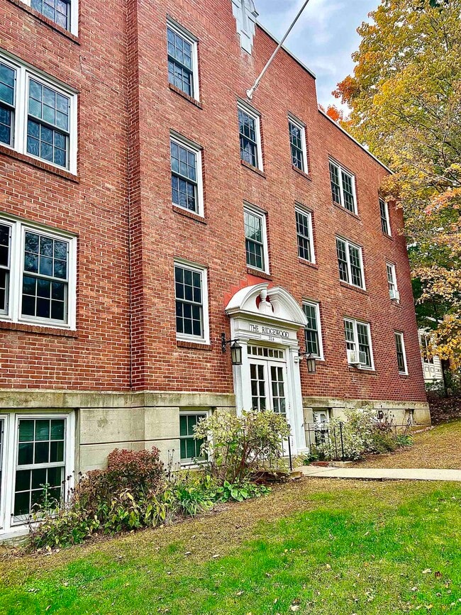 Building Photo - 324 Main St Unit 14