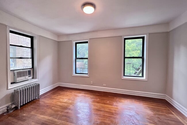 Building Photo - 213 Bennett Ave Rental
