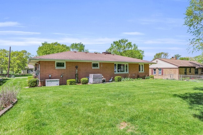 Photo - 1702 Golfview Dr