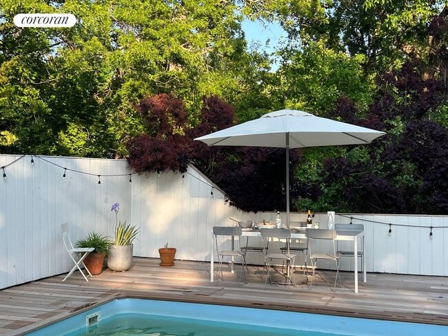 Building Photo - 115 Runnymeade Drive