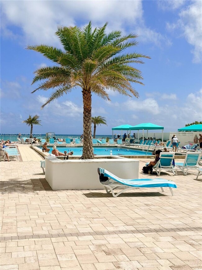 Building Photo - 3725 S Ocean Dr Unit 521