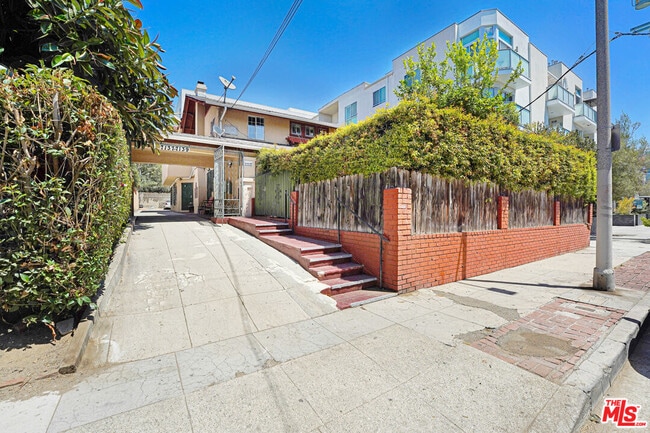 Photo - 7139 Hawthorn Ave Unidad 3
