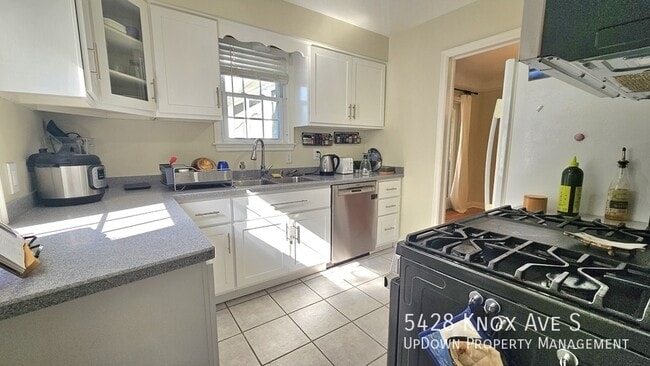 Photo - 5428 Knox Ave S