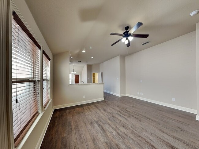 Photo - 5860 Burgundy Rose Dr