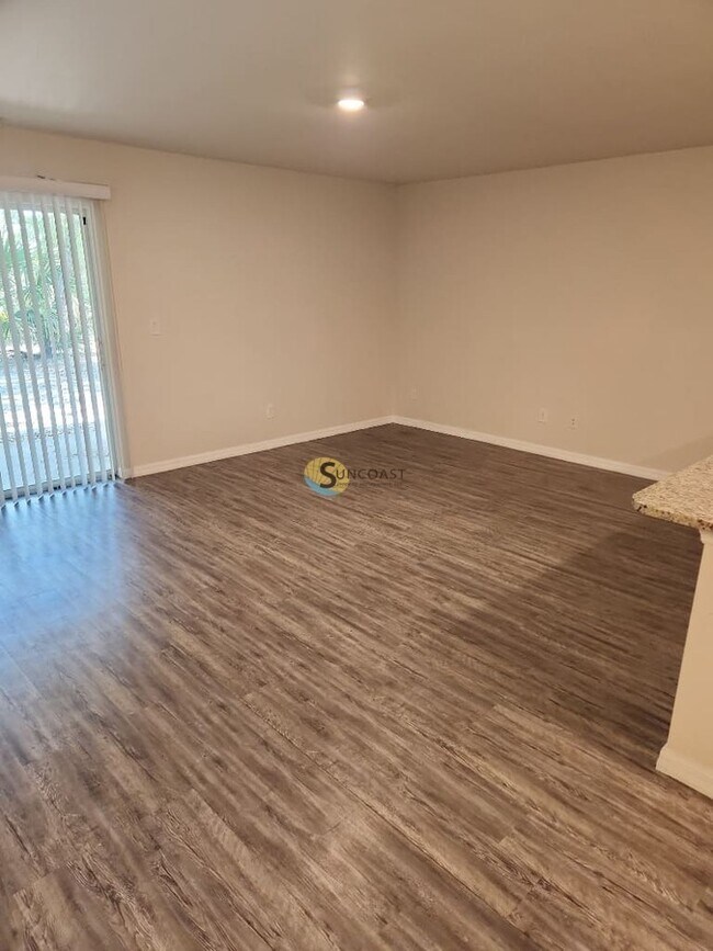 Photo - 1080 Melville Rd