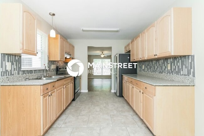 Photo - 3 Bedroom Pet-Friendly Home in St. Louis, MO with Main Street Renewal