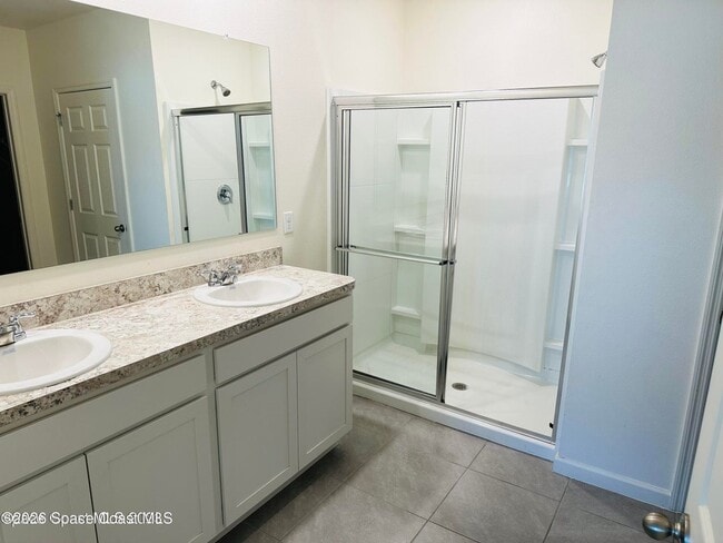 Photo - 519 Old Country Rd S E