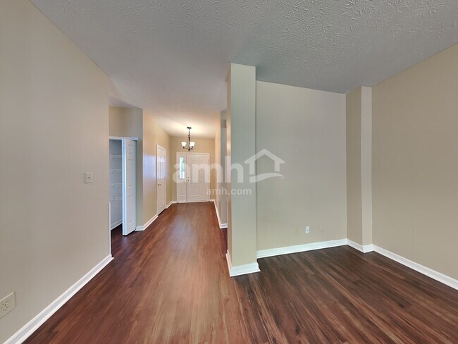 Photo - 8060 Chesterhill Way