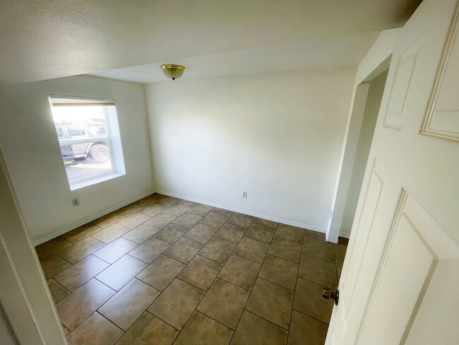 Photo - 3332 S Holly St