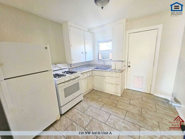 Photo - 110 NW 3rd St