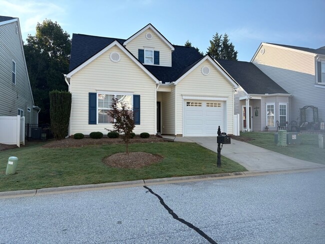 Building Photo - Charming 3/2.5 Easley Home Available Now!