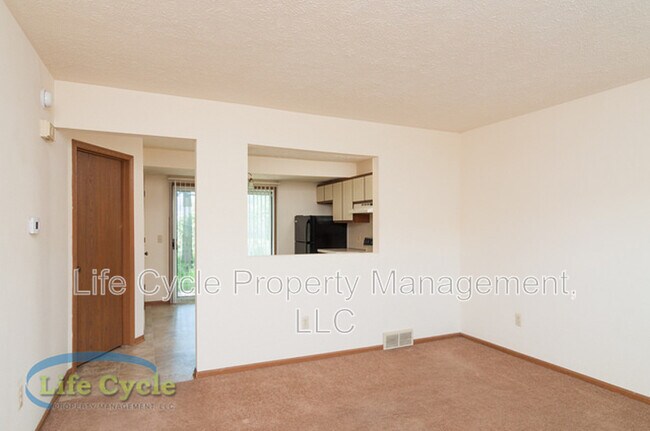 Photo - 187 Baldwin St