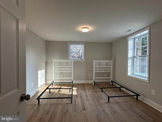 Photo - 6731 Crest Pl