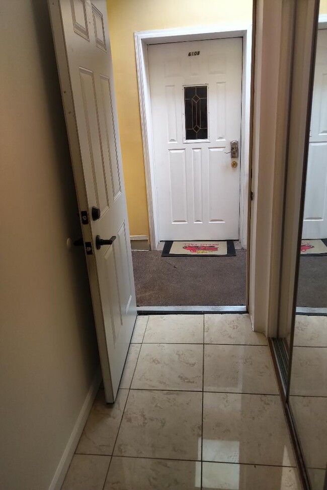 Main Entrance - 6108 W Addison St Unit 2