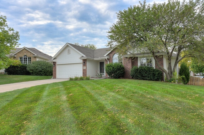 Photo - 15327 Parker Cir