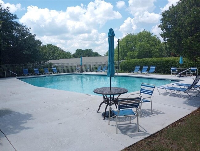 Building Photo - 402 Olde Mill Ln