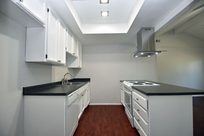 Photo - 5902-5902 Bourbon Dr Unit 5900