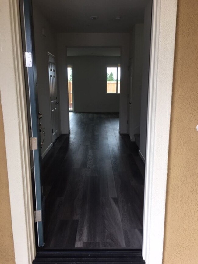 Photo - Elk Grove Neighborhood Shasta Ridge in Lag...