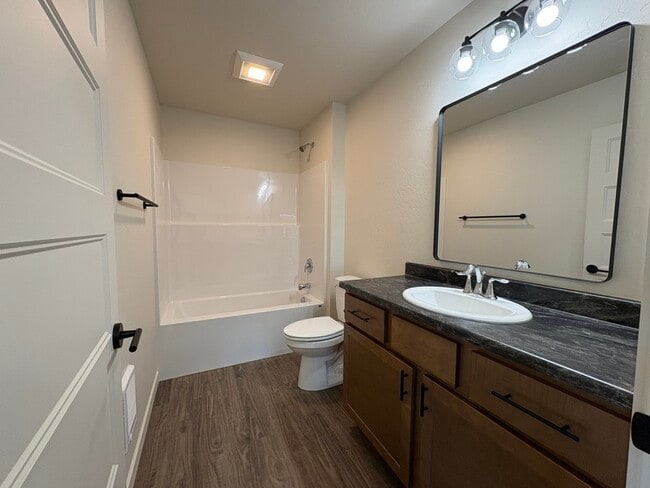 735 S Grant St Unit 104