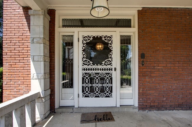 Photo - 1234 Vinton Ave