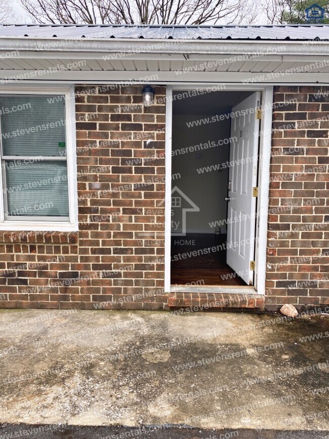 Photo - Skyline Apartments