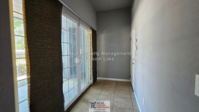 Photo - 405 Harriet Ln