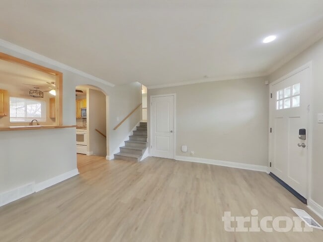 Photo - 440 E 8490 S