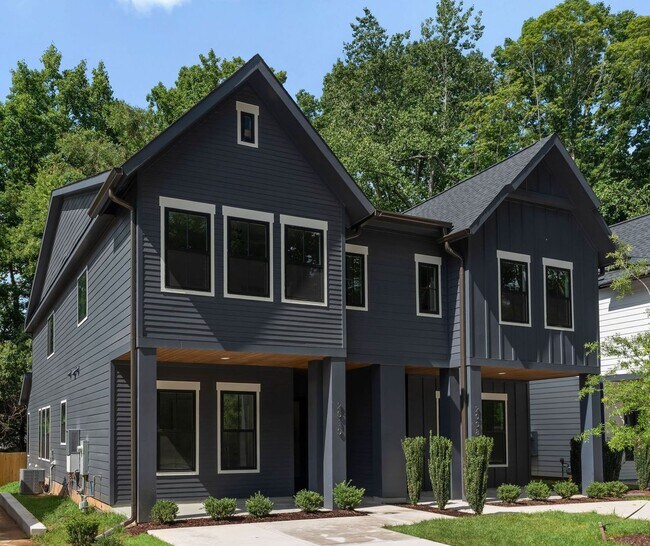 Photo - 2006 St John St