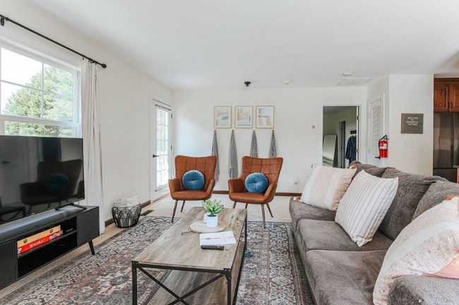 Building Photo - 4271 Garth Rd