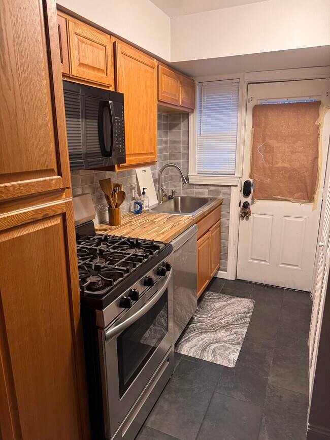 Photo - 1110 16th St NE