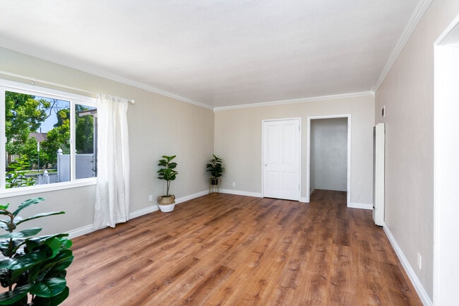 Photo - 2302 W Oak St Unit 1