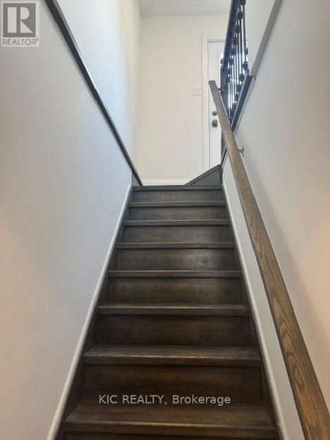 Photo - 108 Cardinal Crescent