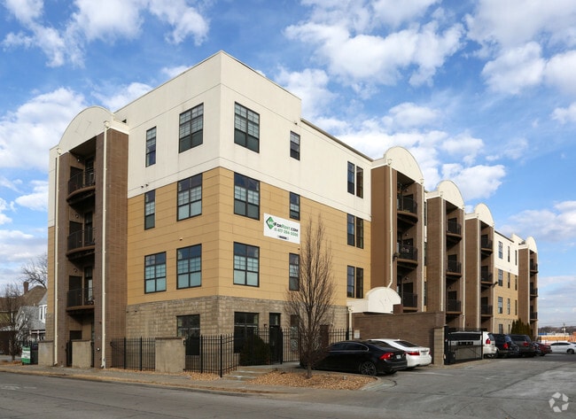 Building Photo - Six23 Condos