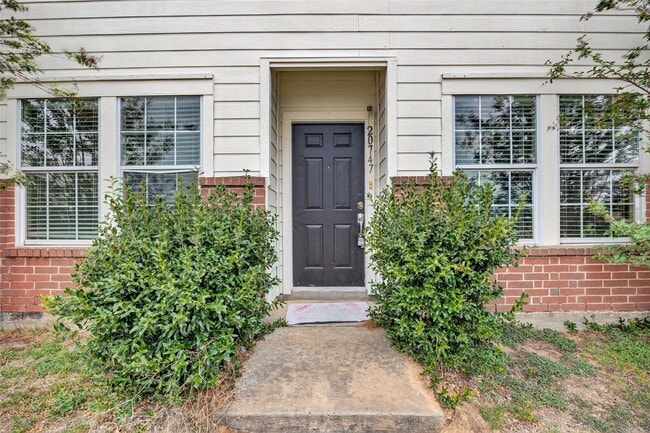 Photo - 20747 Settlers Lake Cir N