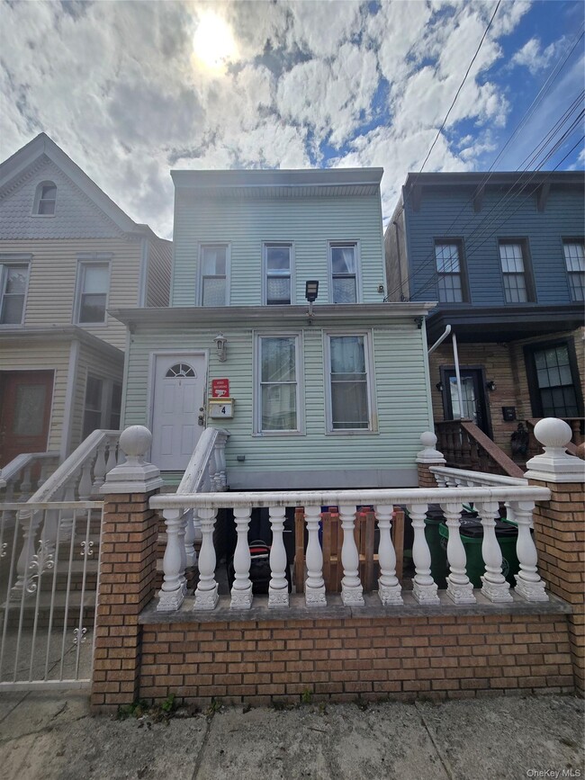Building Photo - 114 Essex St