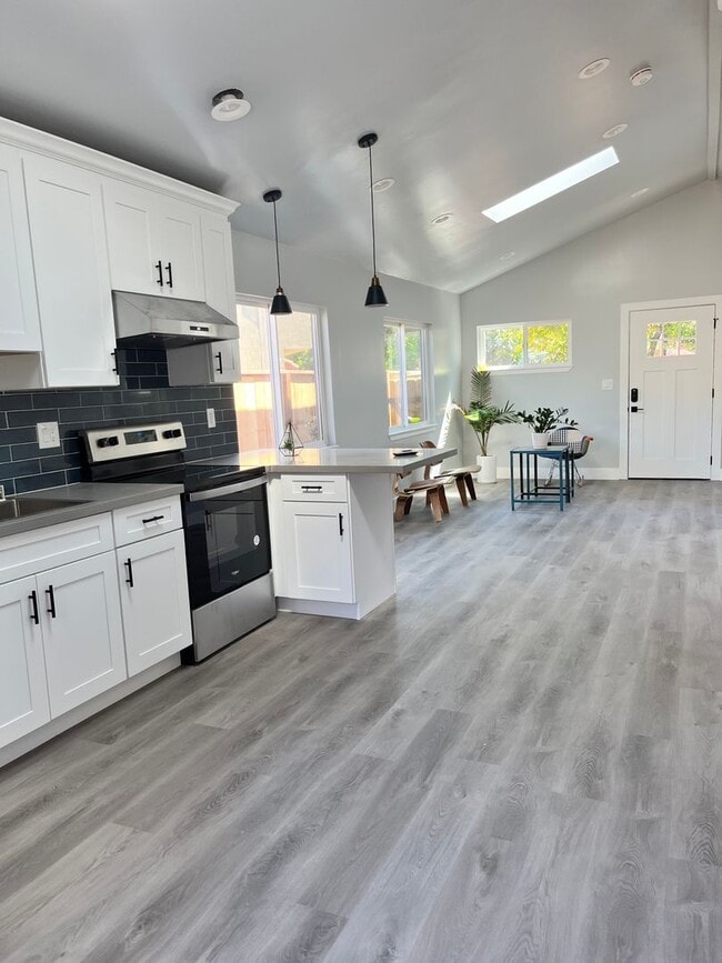 Photo - 930 Alexis Ct Unidad B