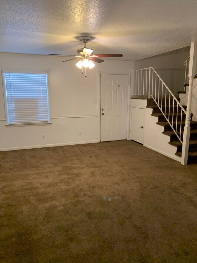 Photo - Southside-Near Oglethorpe Mall & South College