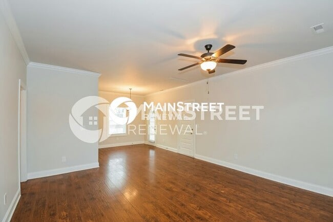 Photo - 4 Bedroom Pet-Friendly Home in MURFREESBORO, TN with Main Street Renewal