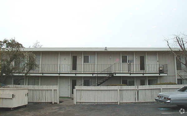 Woodlands Apartments - Woodlands Apartments