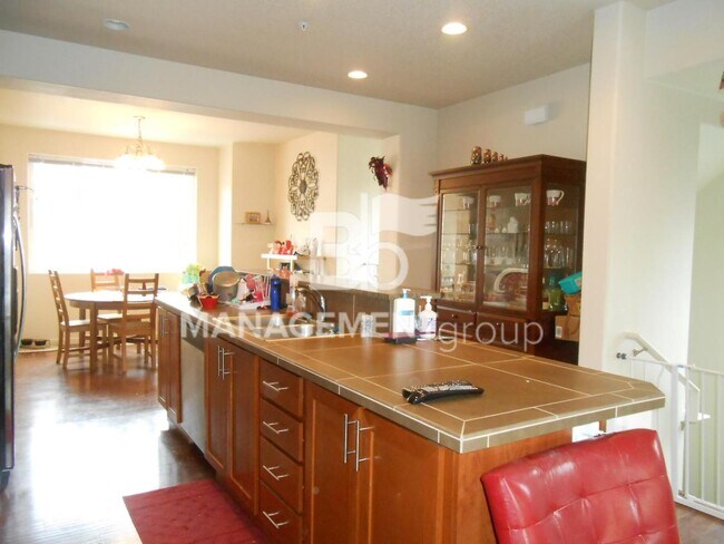 Photo - Beautiful Townhome Located In NW Portland's Timberland Community