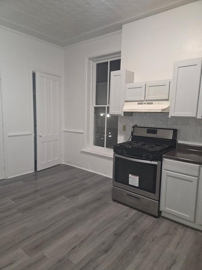 313 4th St Unit 2