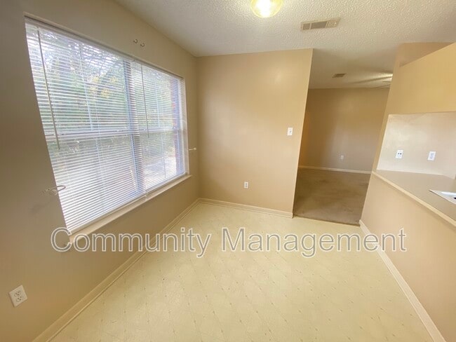 Photo - 2639 Nannette Dr Unidad 2d