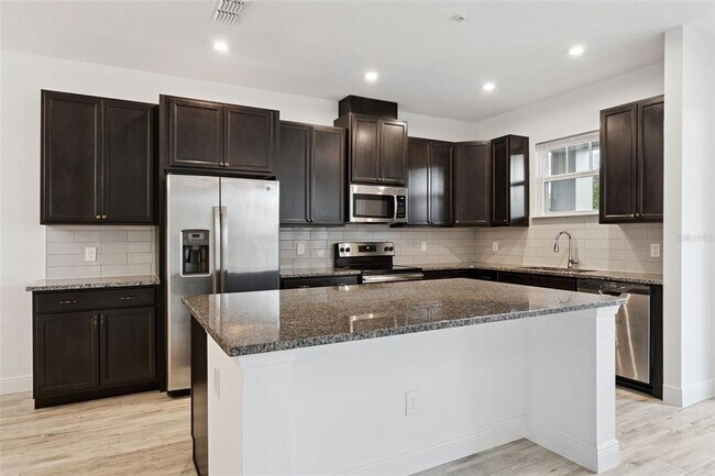 Photo - 13468 Stoddart Ave