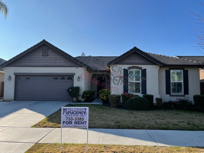 Beautiful Northwest Visalia home with sola... - Beautiful Northwest Visalia home with sola...