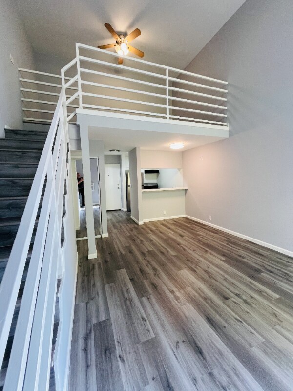 Photo - 7044 Hawthorn Ave Unit 307