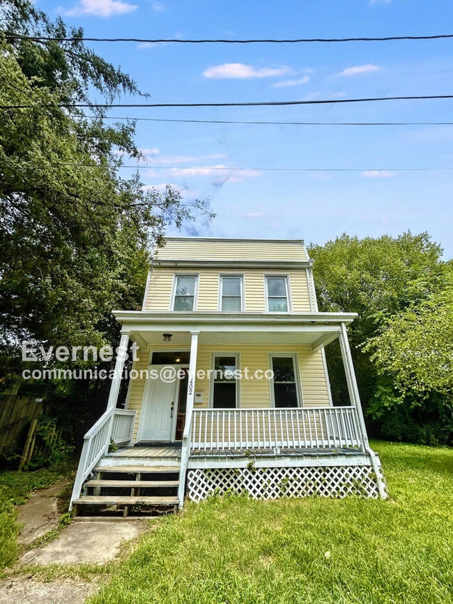 Building Photo - 1402 Ashley St Rental