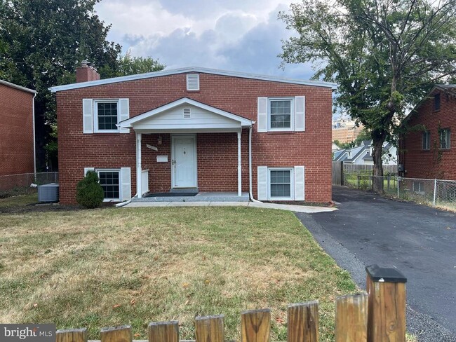 Building Photo - 4517 N Carlin Springs Rd Rental